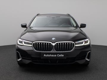 Fahrzeugabbildung BMW 530d xDr Tour AHK  Pano ACC HUD Komfortsitz