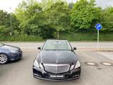 Mercedes-Benz E 200 CGI BlueEFFICIENCY Automatik Elegance NAVI - Mercedes-Benz E 200 mit Benzin-Antrieb: Schwarz, Limousine