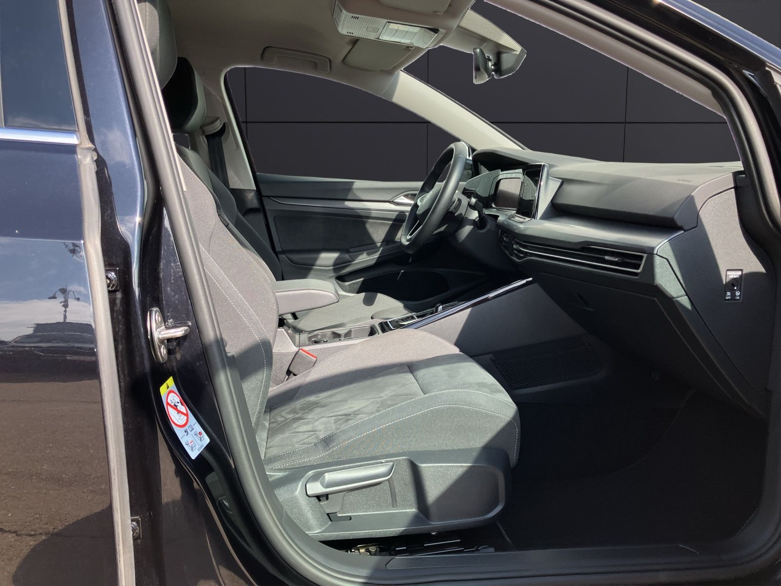 Fahrzeugabbildung Volkswagen Golf VIII Variant TDI Style DSG LEDplus Navi AID