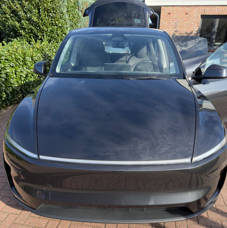 Image of Tesla Model Y