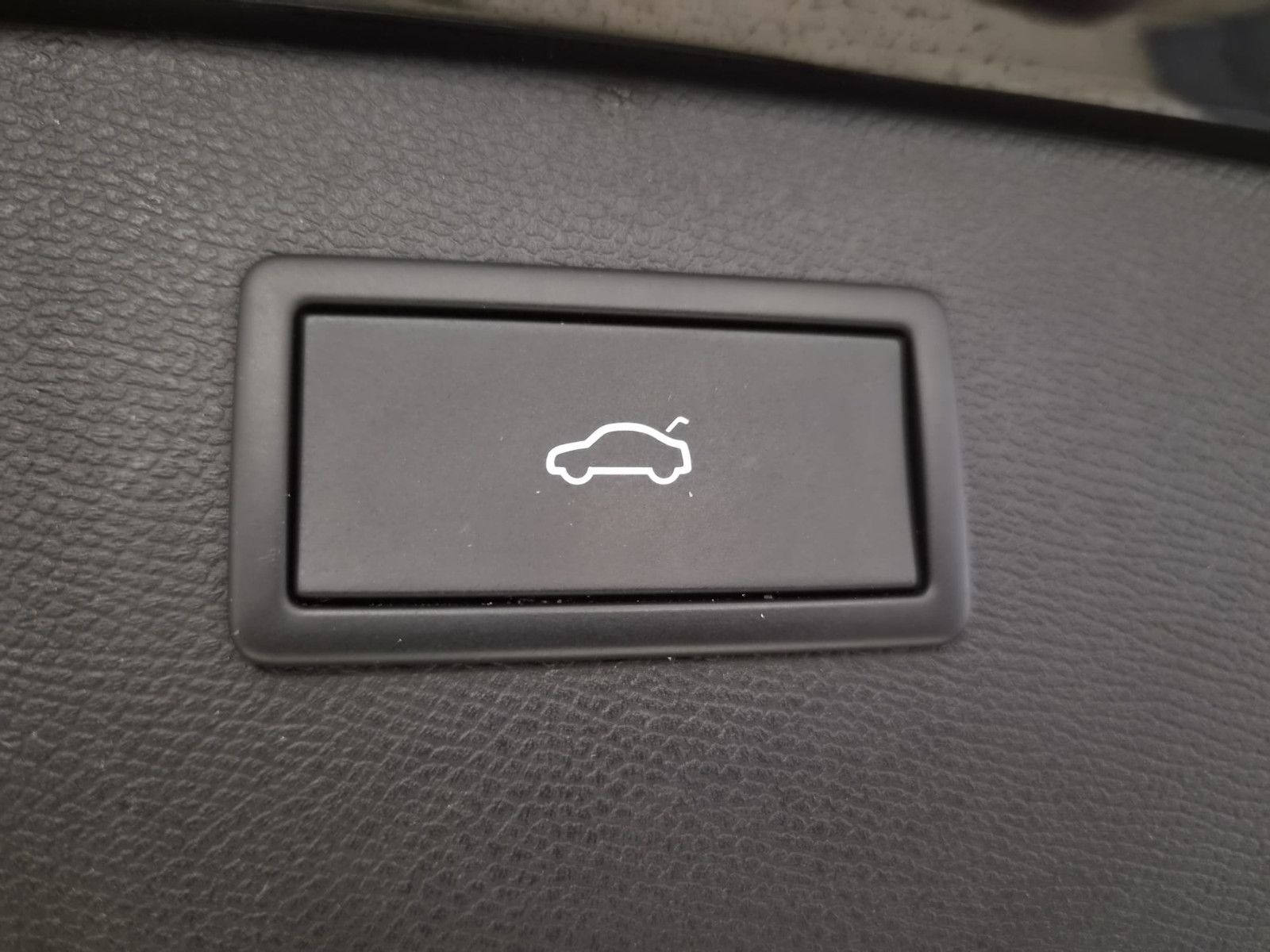 Fahrzeugabbildung CUPRA Formentor VZ e-Hybrid / GEPFLEGT / 1. HAND