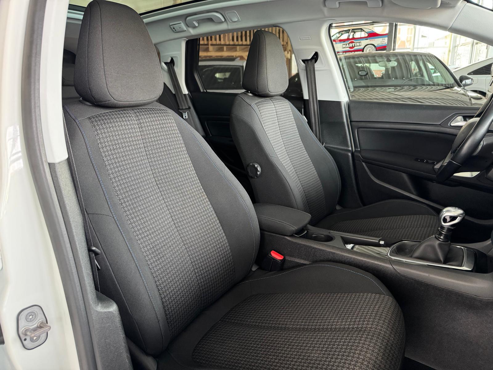 Peugeot 308 Style *Panorama*Kamera*CarPlay*Navi*SHZ*PDC*