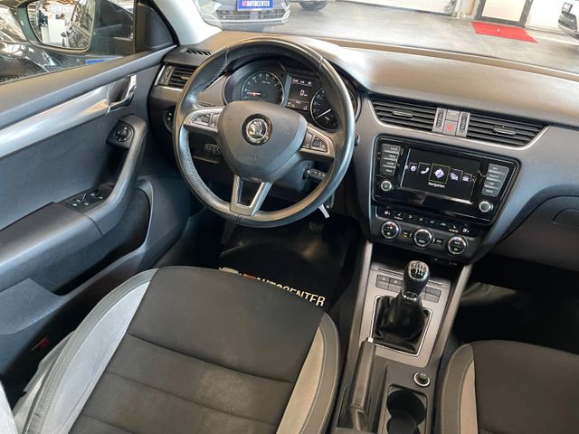 Skoda Octavia Combi Joy *1.HAND*PANO*ACC*NAVI*PDC*