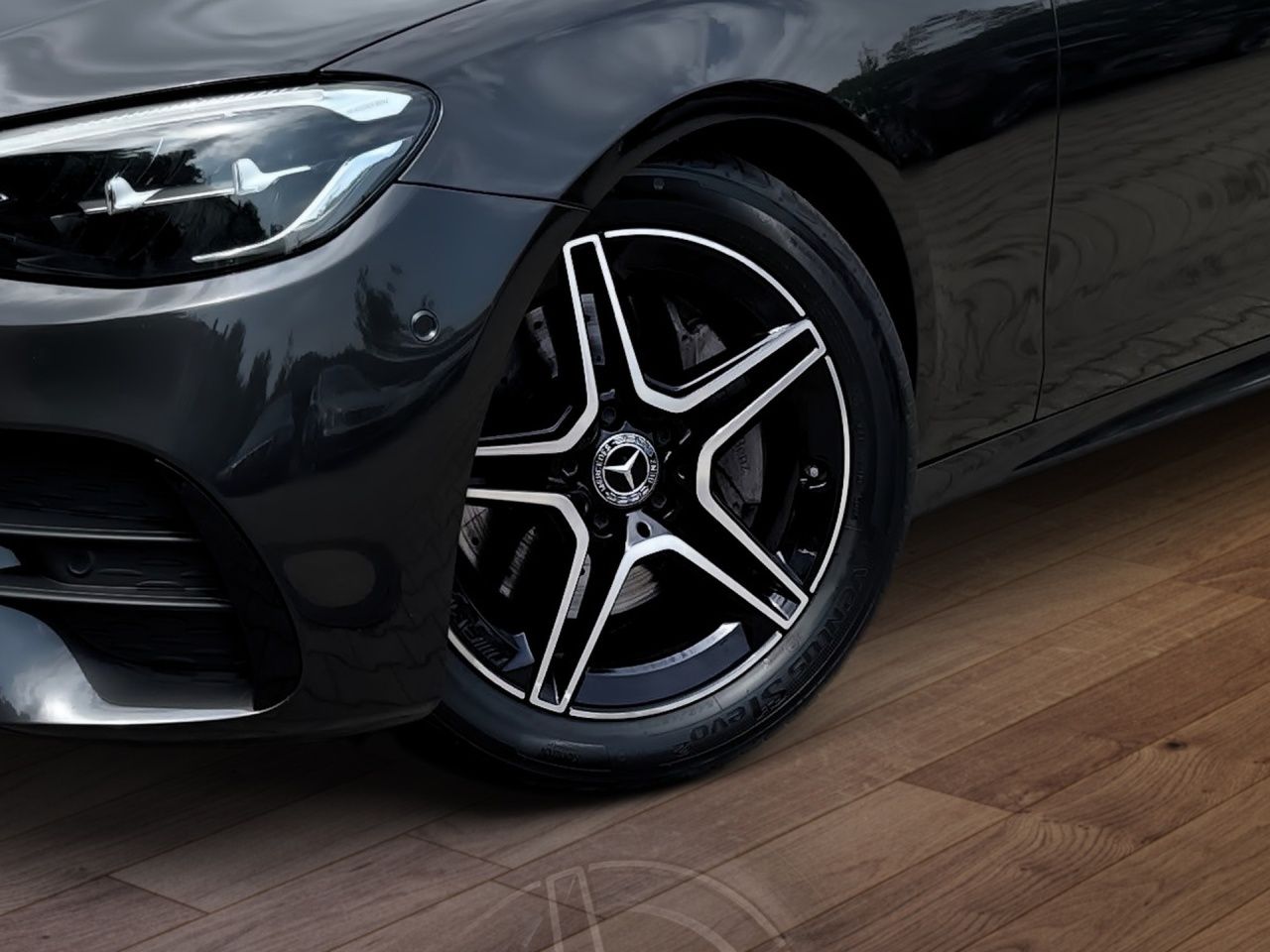 Fahrzeugabbildung Mercedes-Benz E 200 d T AMG+NIGHT+AMBIENTE+CARPLAY+EL.HECKKL++