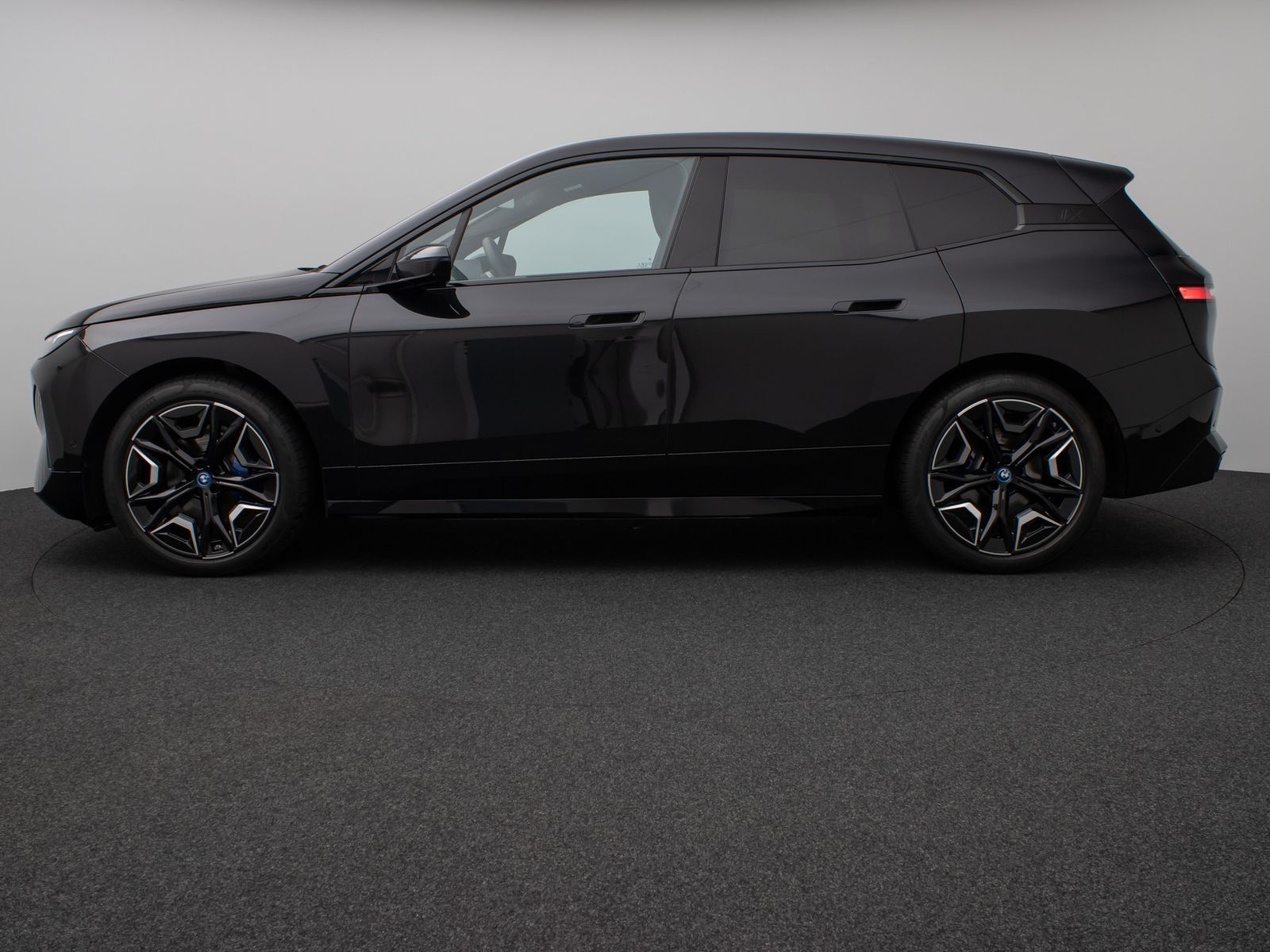 Fahrzeugabbildung BMW iX M60 Panorama 360°Laser B&W SoftCl Massage 22"