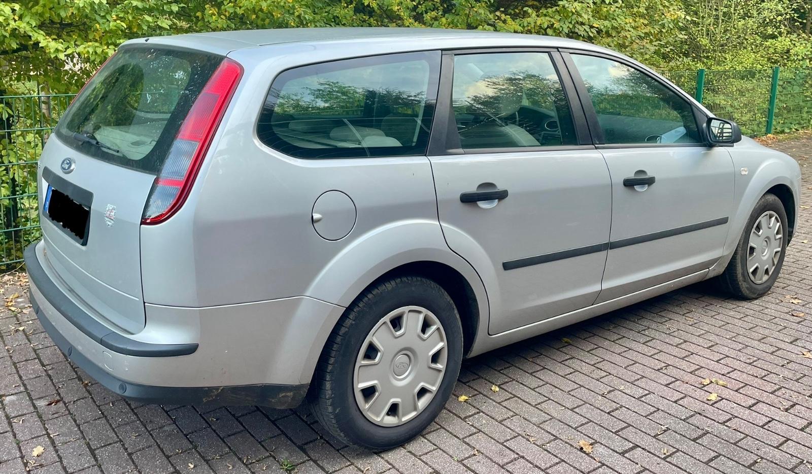 Ford Focus 2005 — engine 1.596 cm³, 101 HP (74kW)