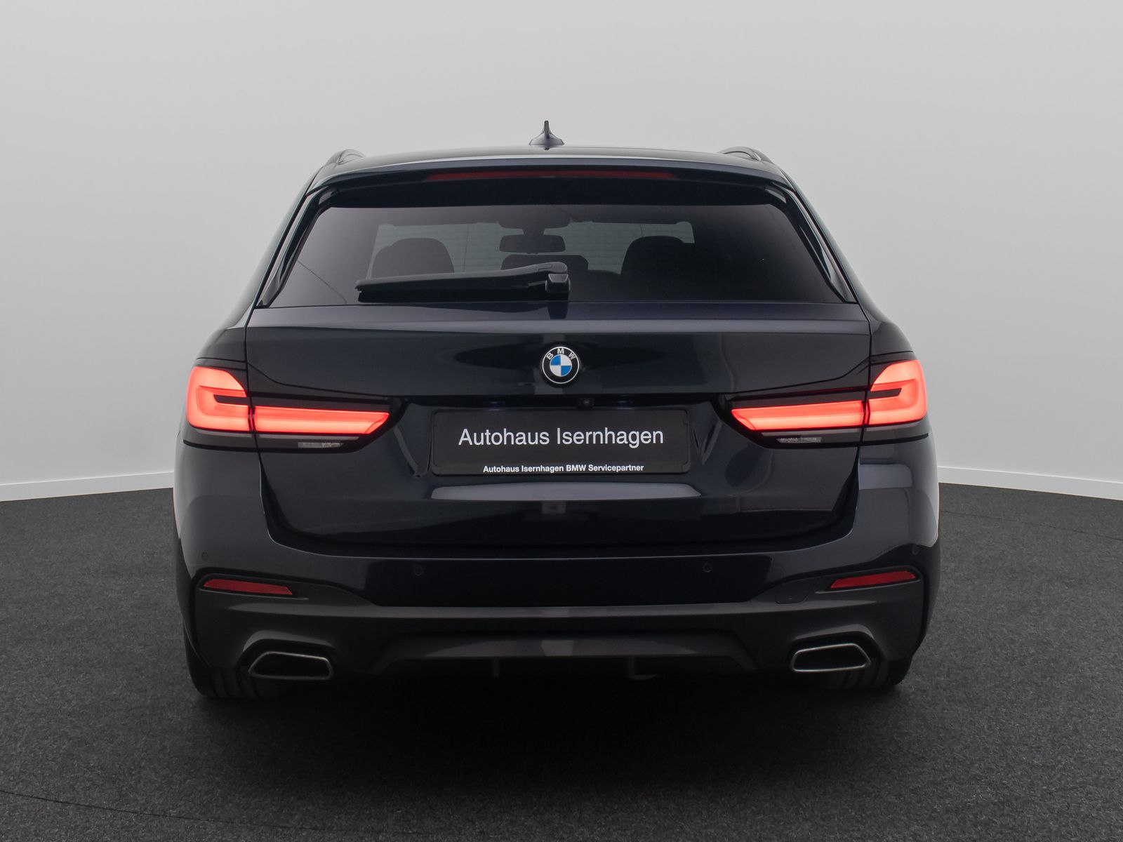 Fahrzeugabbildung BMW 530i M Sport AHK Kamera HUD H/K DAB Massage ACC