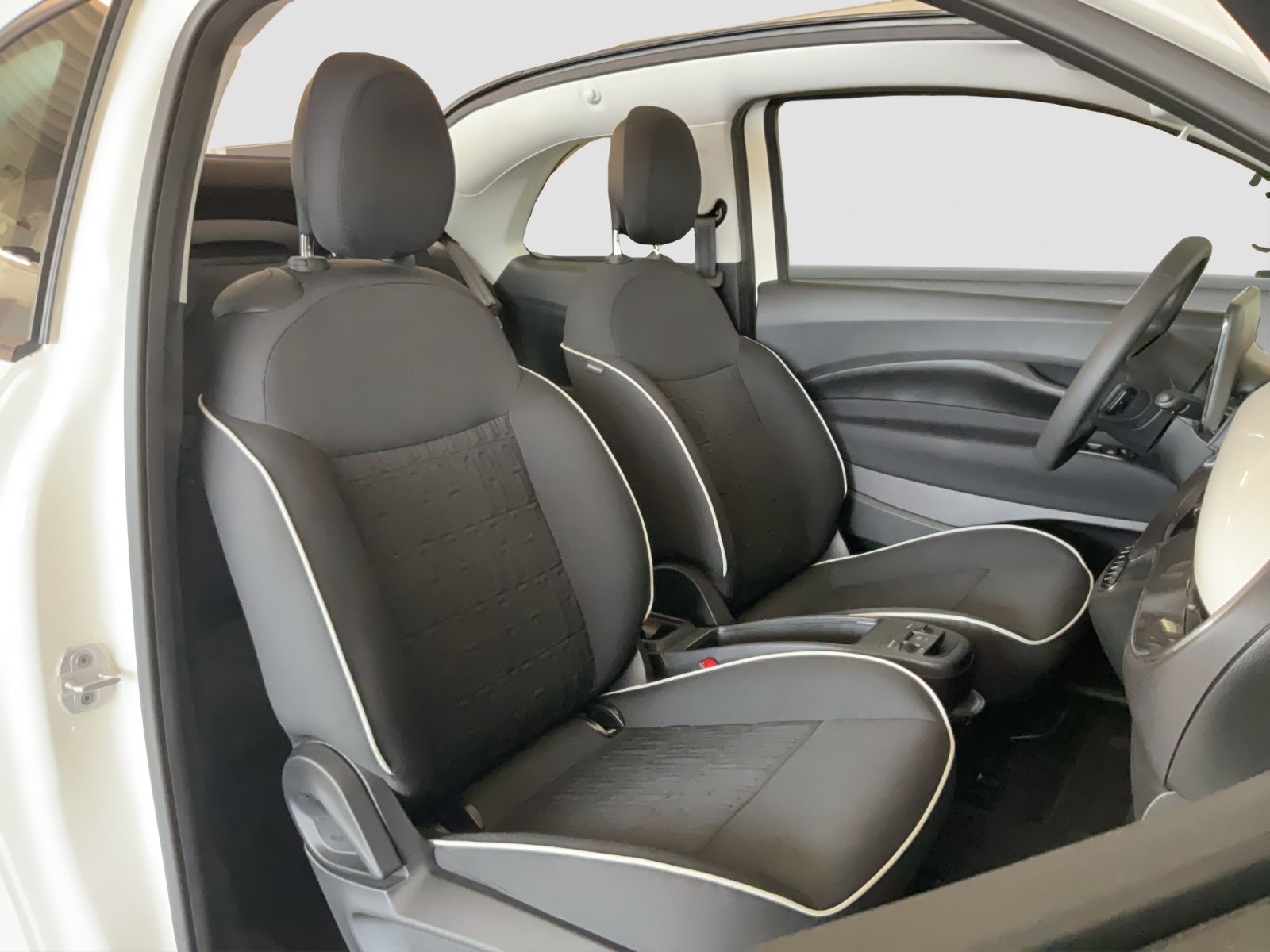 Fahrzeugabbildung Fiat 500e 42 kWh Cabrio