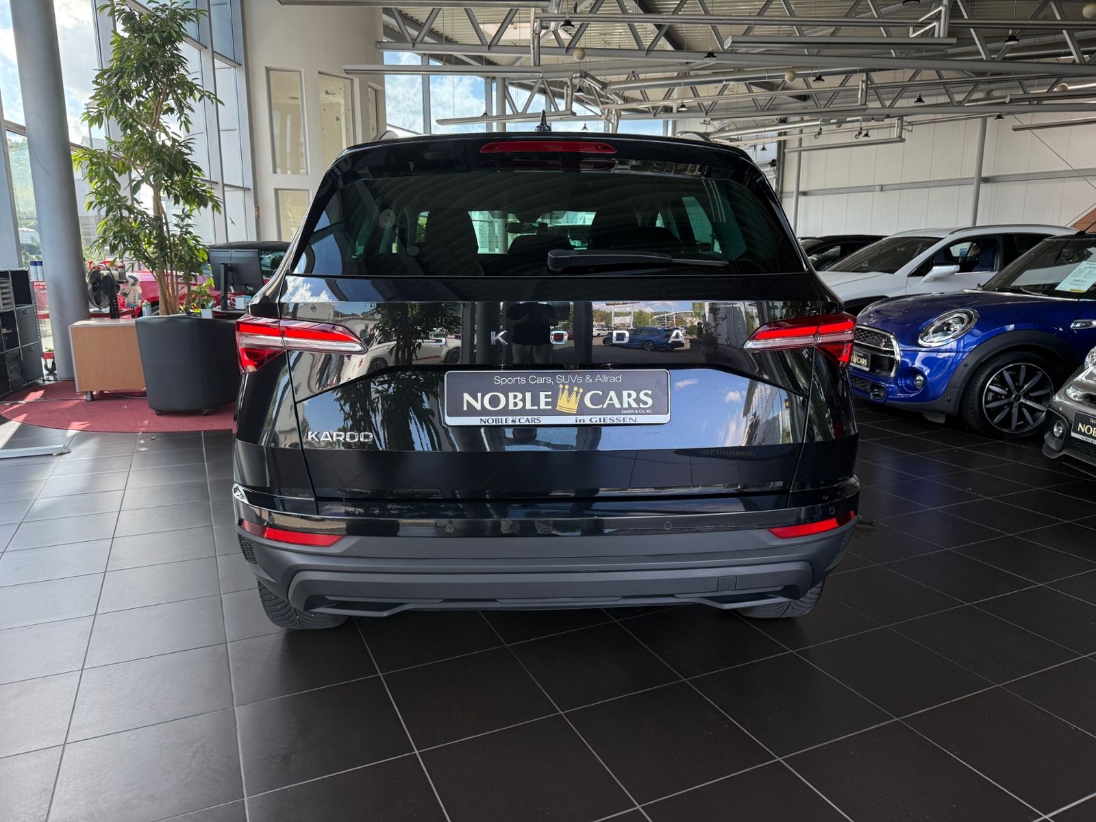 Fahrzeugabbildung SKODA KAROQ 1.5 TSI DSG AHK AMB LED NAVI
