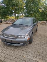 Volvo V40 2.0 - - Volvo V40 mit Benzin-Antrieb: Kombi, 2.0