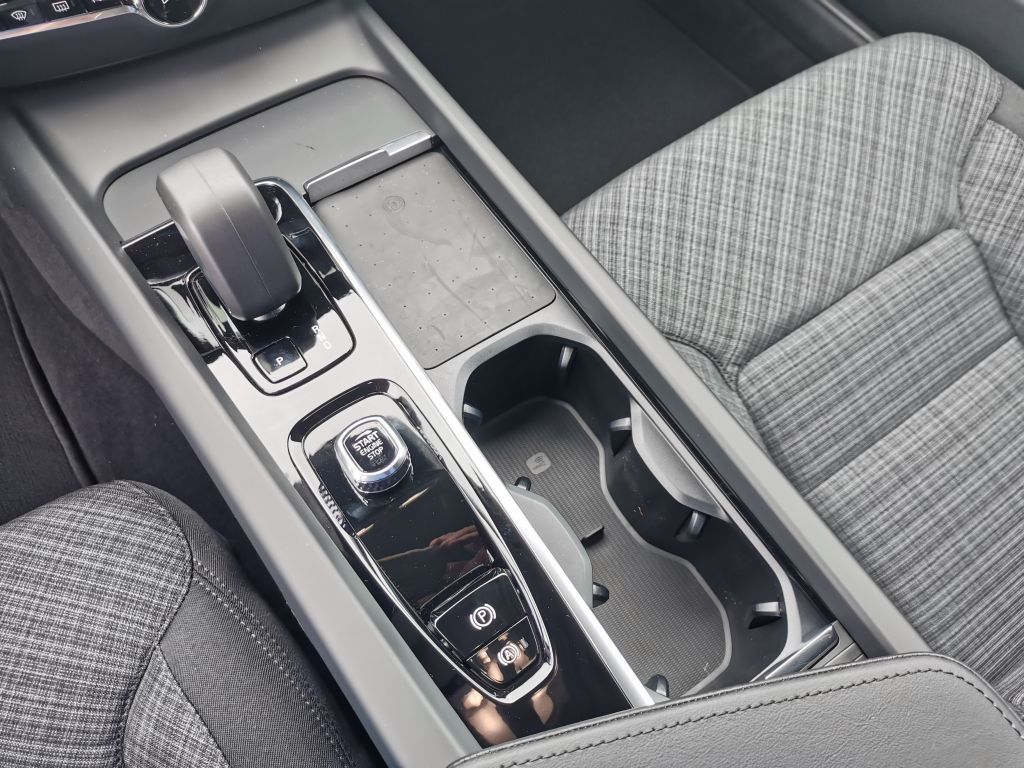 Fahrzeugabbildung Volvo V60 B3 B Core+LED+Kamera+BLIS+