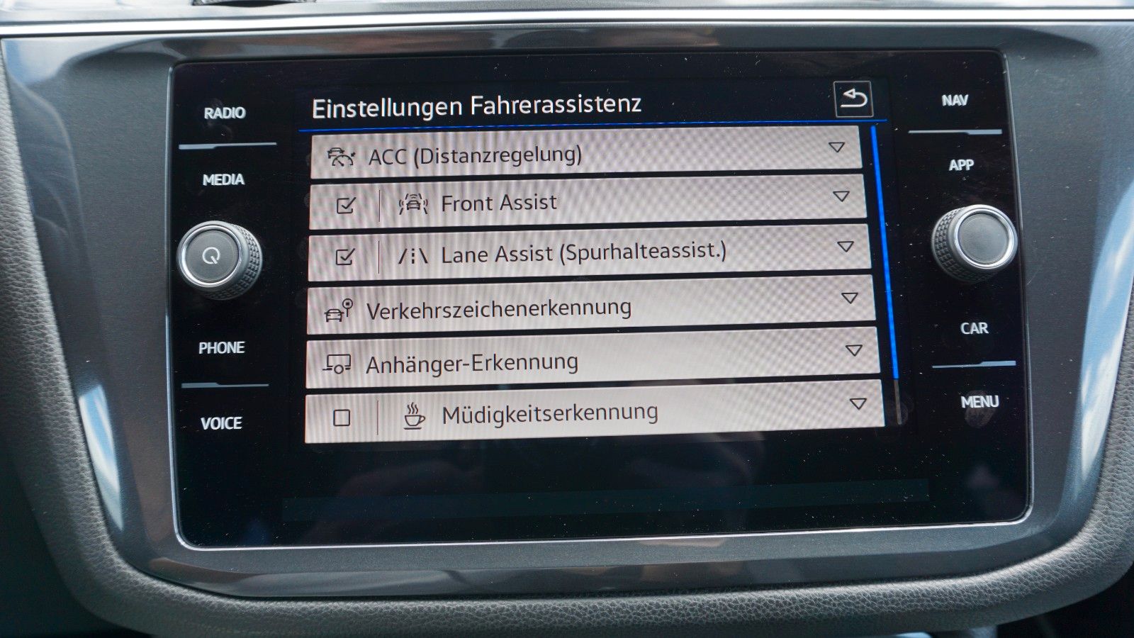 Fahrzeugabbildung Volkswagen Tiguan Allspace R-Line 4M LED,Navi,PDC,AHK