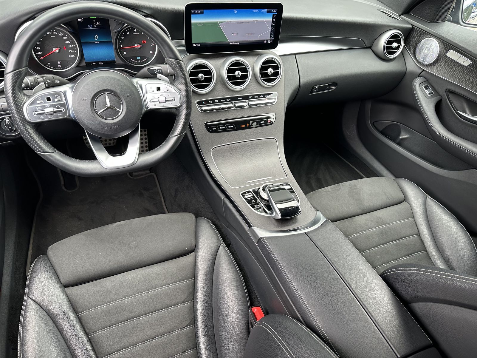 Fahrzeugabbildung Mercedes-Benz C 200 T AMG-Line NAV+LED+AHK+BURMESTER+DISTRONIC