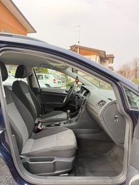 Volkswagen Golf - 9