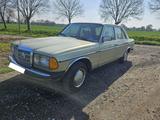 Mercedes-Benz 200 (W123) H-Kennzeichen - Mercedes-Benz 200 in Dortmund