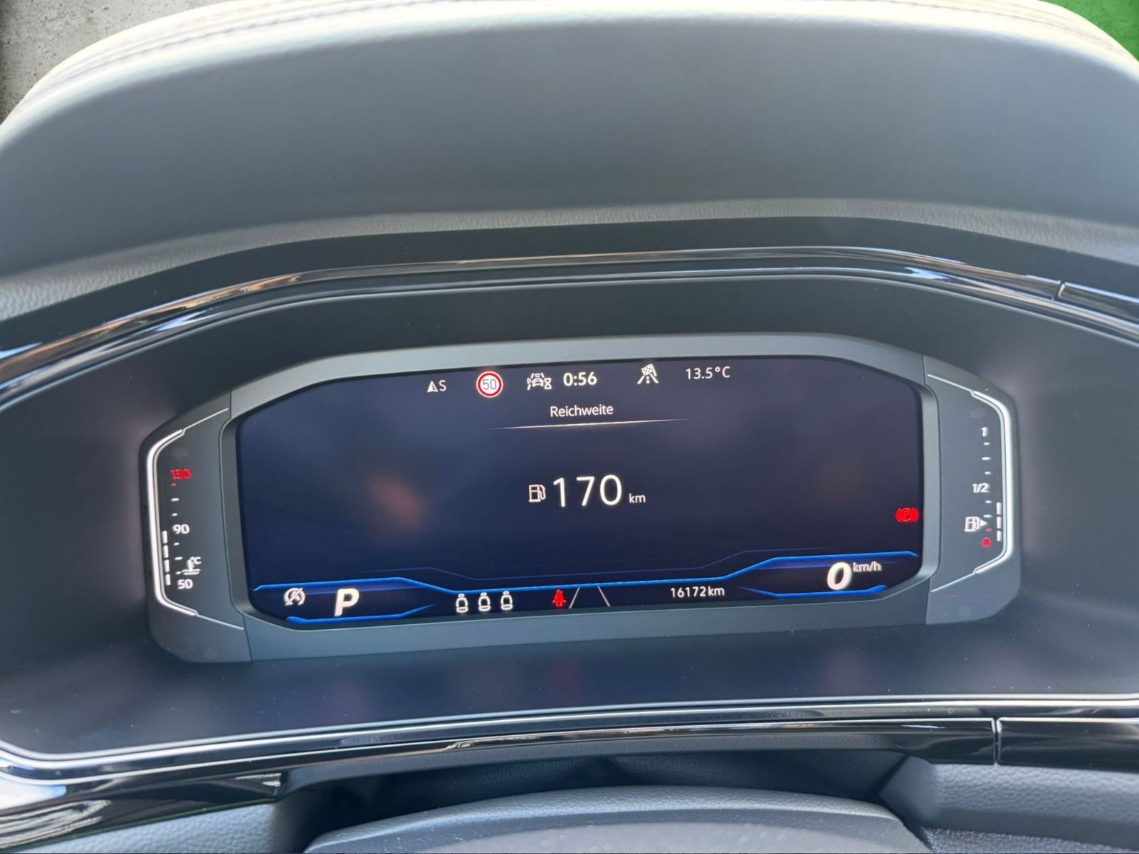 Fahrzeugabbildung Volkswagen T-Roc 2.0 TSI  R-Line 4Motion 190 PS*PANO*ACC*