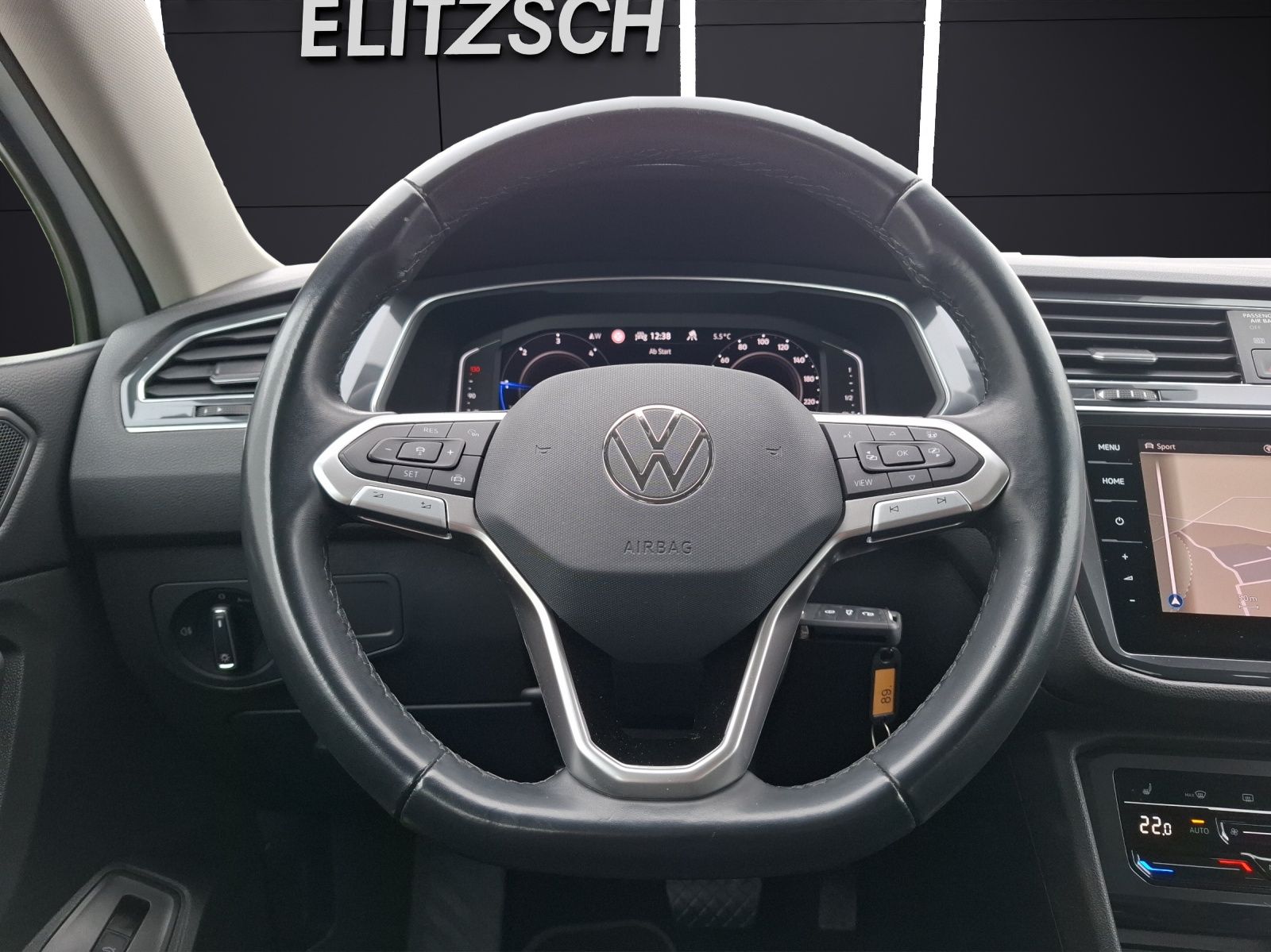 Fahrzeugabbildung Volkswagen Tiguan Allspace TDI Life DSG 4M LED Navi AID ACC