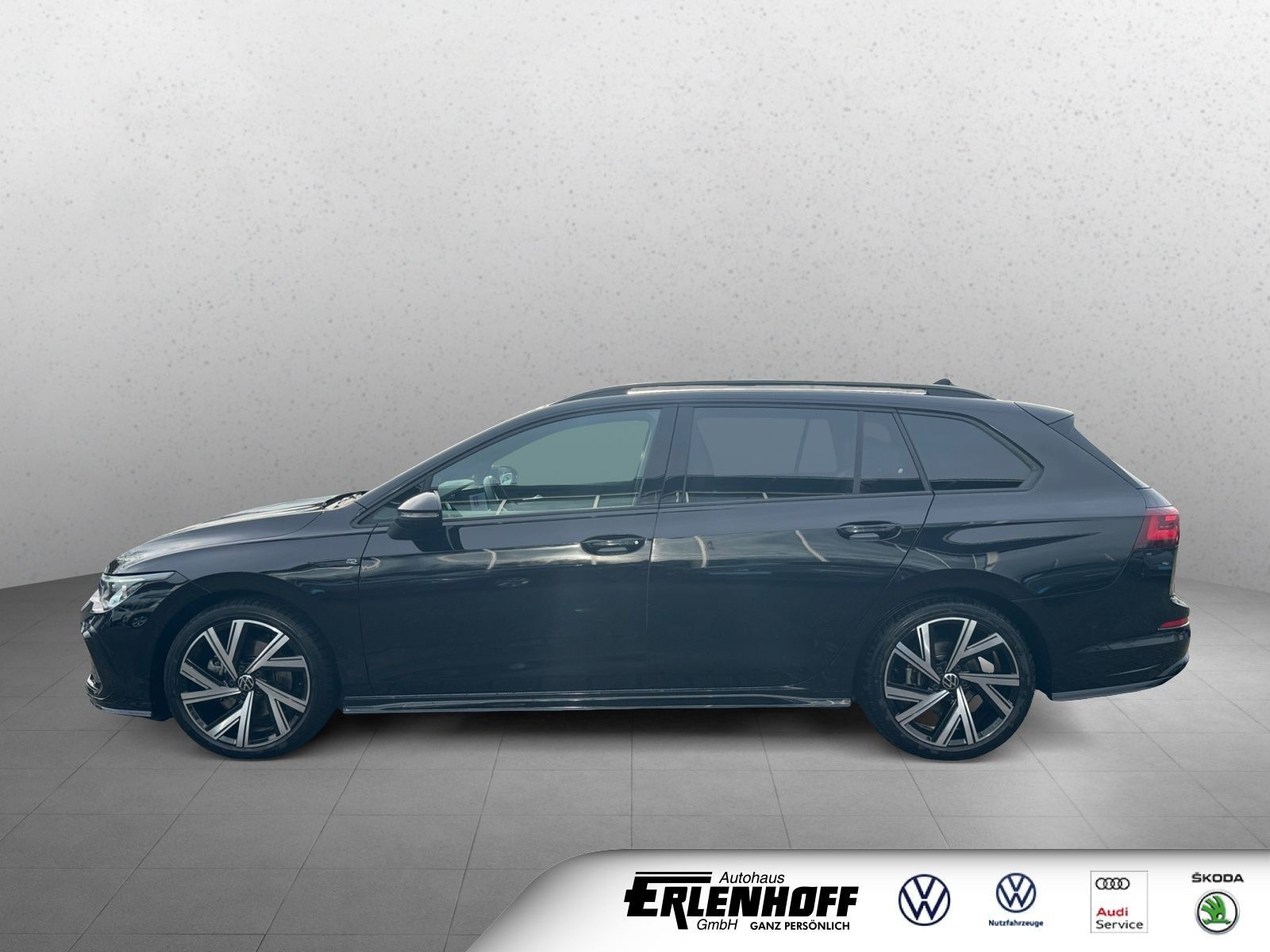 Volkswagen Golf VIII Variant R-Line 2,0 l TDI SCR DSG Black foto 2