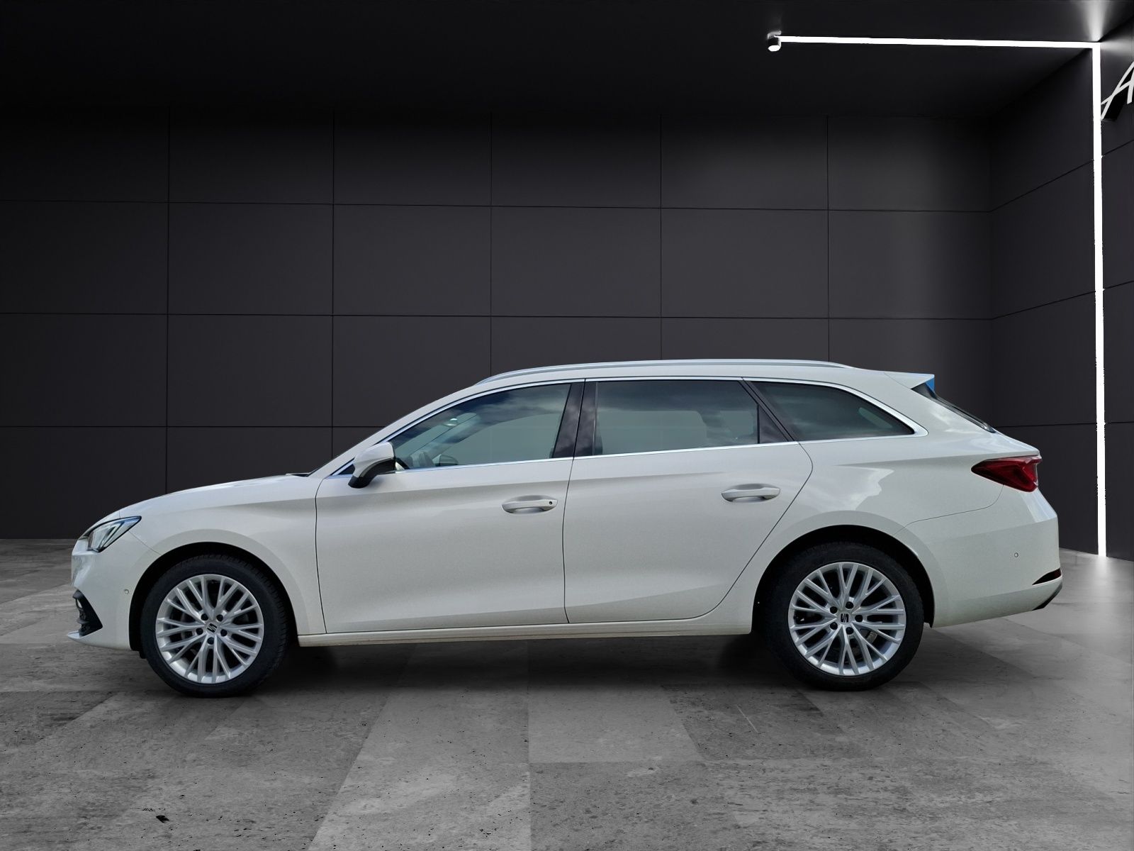 Fahrzeugabbildung SEAT Leon ST eTSI Xcellence DSG LED Navi GRA Park-Ass