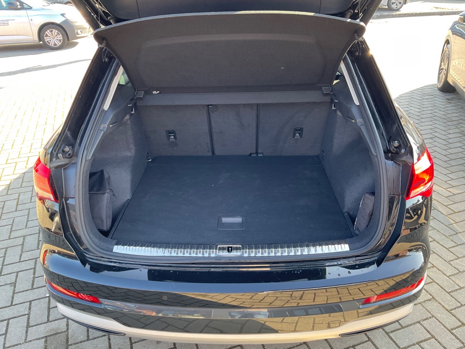 Fahrzeugabbildung Audi Q3 35 TFSI S tronic,Panorama,LED,Carplay,Navi