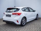 Ford Focus 1.5 EcoBlue ST-Line NAVI AHK ACC LED PANO - Ford Focus mit Diesel-Antrieb: Limousine, Automatik