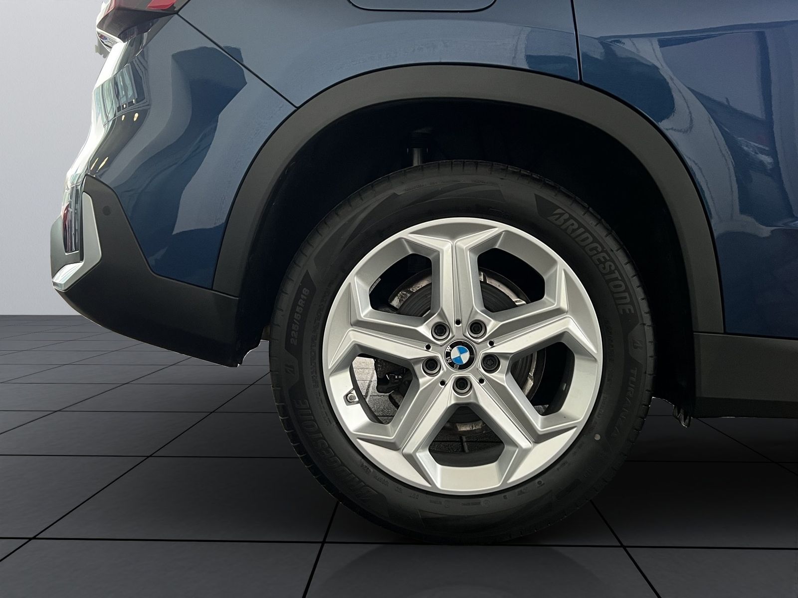 BMW X1 sDrive20i adapLED ACC 360° HUD H K AHK Pano foto 5