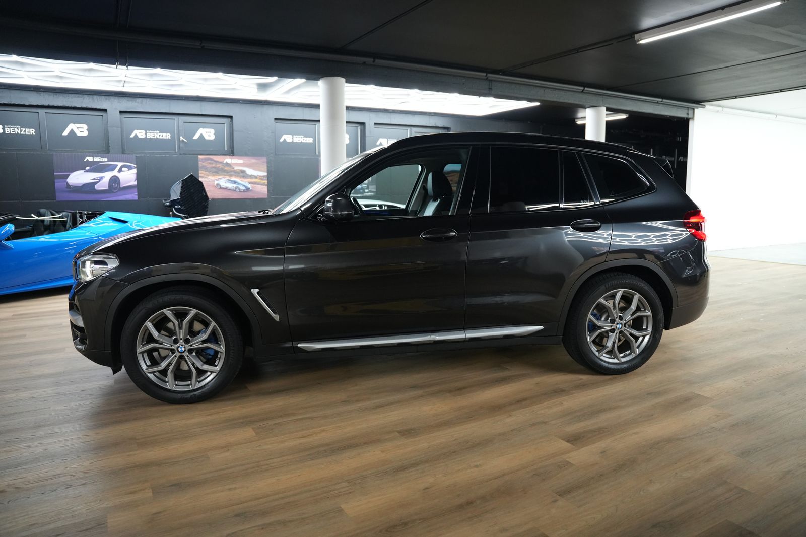 Fahrzeugabbildung BMW X3 xDrive 20 d xLine *Shadow-Line*LED*Leder*SHZ