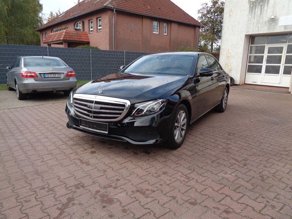 Image of Mercedes-Benz E 200