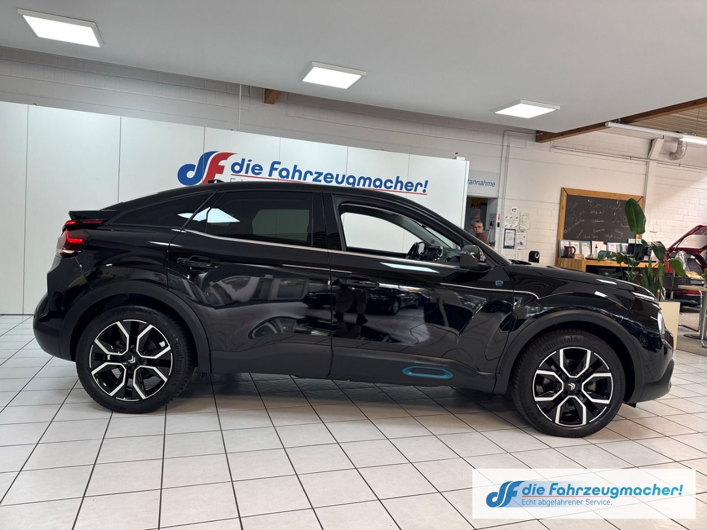 Fahrzeugabbildung Citroën C4 e - Shine HUD Navi 360 Kamera LED Apple CarPl