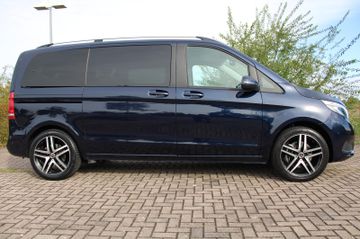Mercedes V 220 - 7