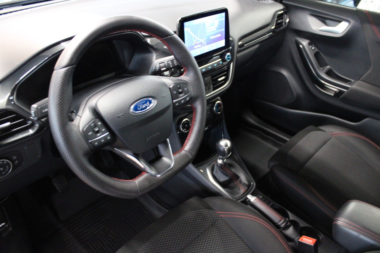 Fahrzeugabbildung Ford Puma MHEV ST-Line LED NAVI DAB Ganzjahresreifen