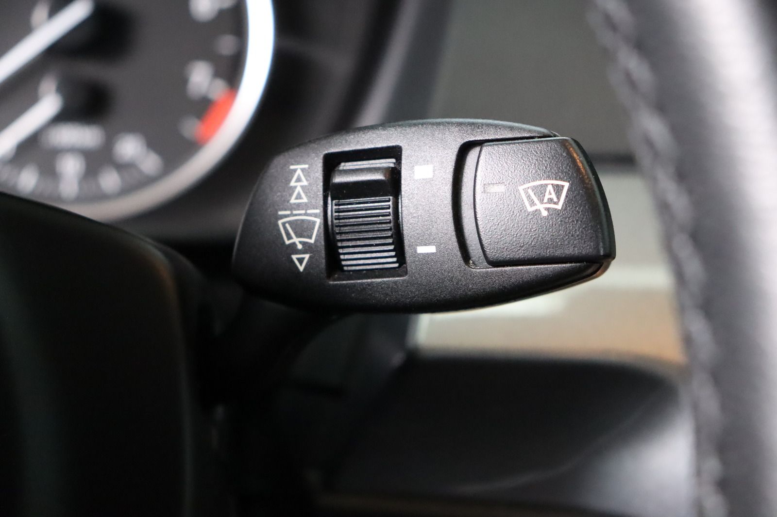 Fahrzeugabbildung BMW 525 i touring Edition * Xenon * Navi * PDC