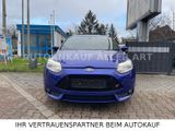 Ford Focus Lim. ST  2.0 / RECARO / - Ford Focus mit Benzin-Antrieb: Limousine, 2.0