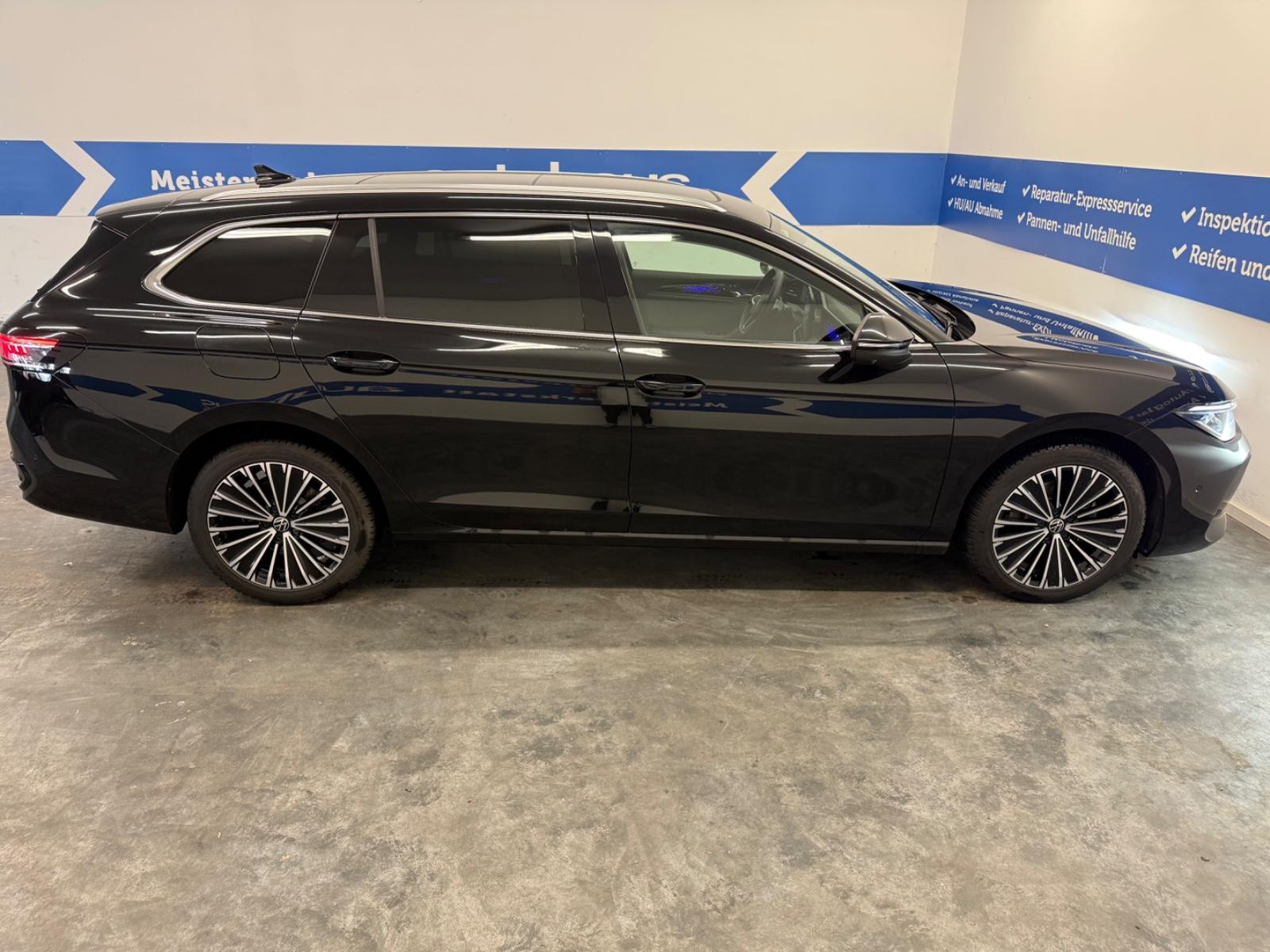 Volkswagen Passat Variant Elegance AHK ACC DCC Pano