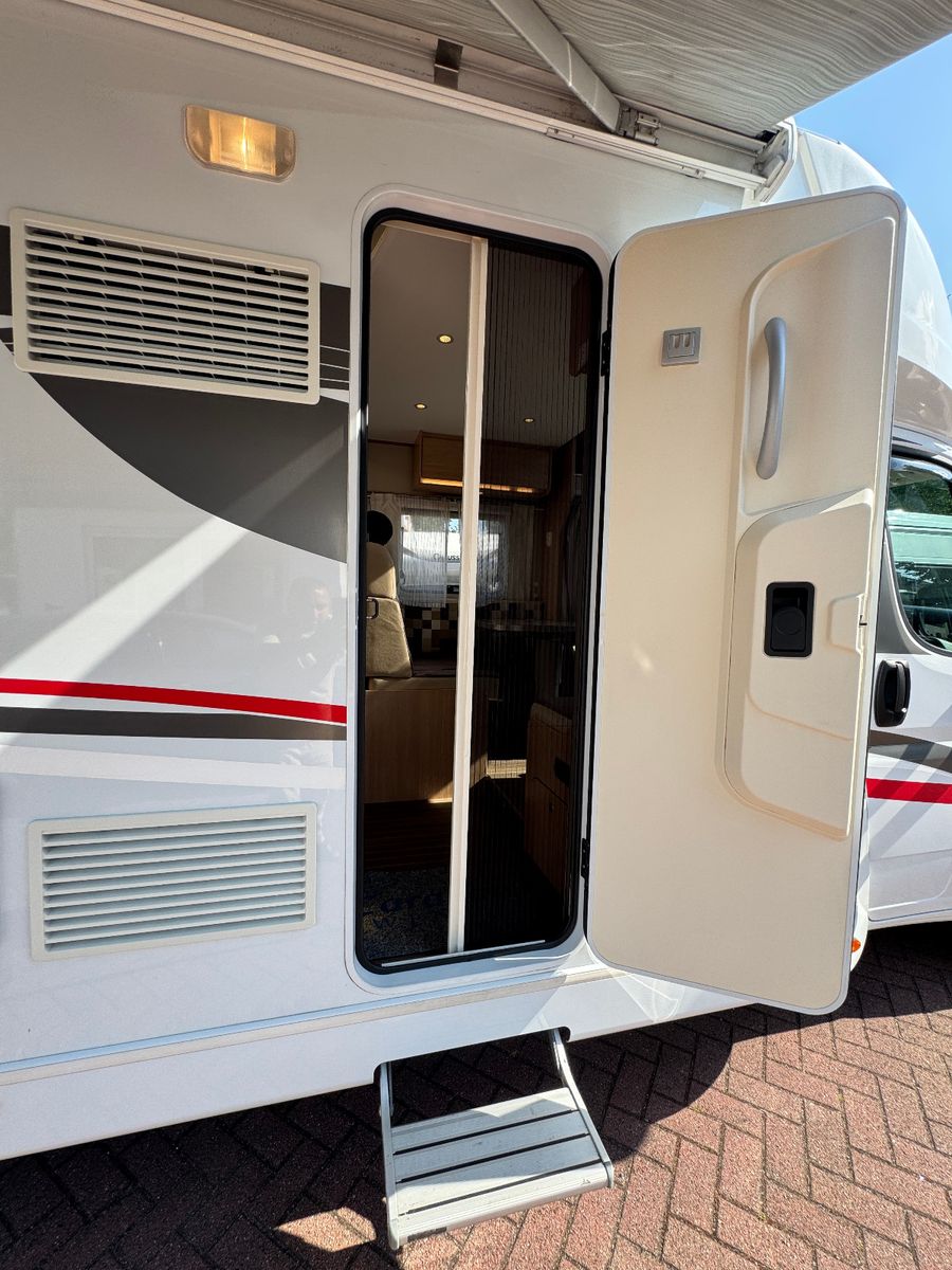 Fahrzeugabbildung Sunlight T 68 FIAT DUCATO NAVI KAMERA SAT TV EB & HUBBETT
