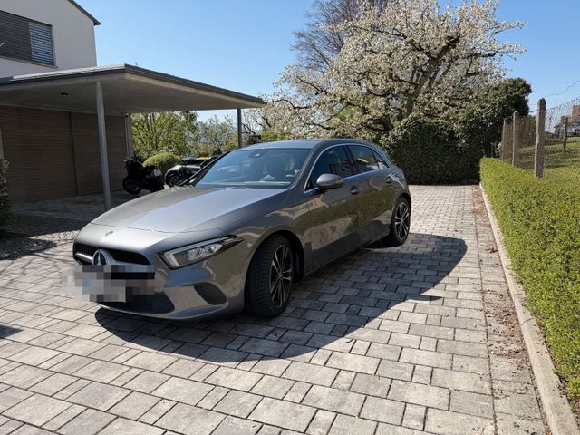 MERCEDES-BENZ A 180 Progressive | nur 24.806 km | AHK | MBUX |