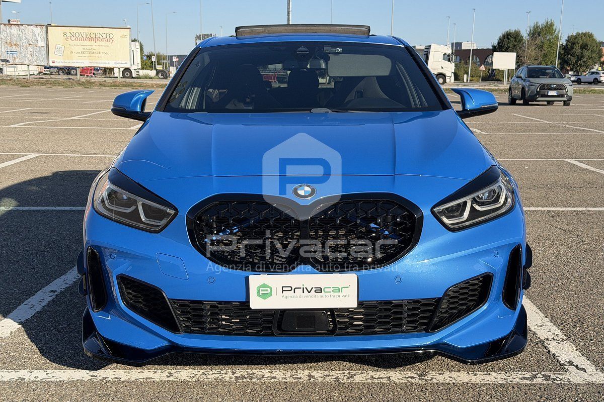 BMW M 135i xDrive imagem 2