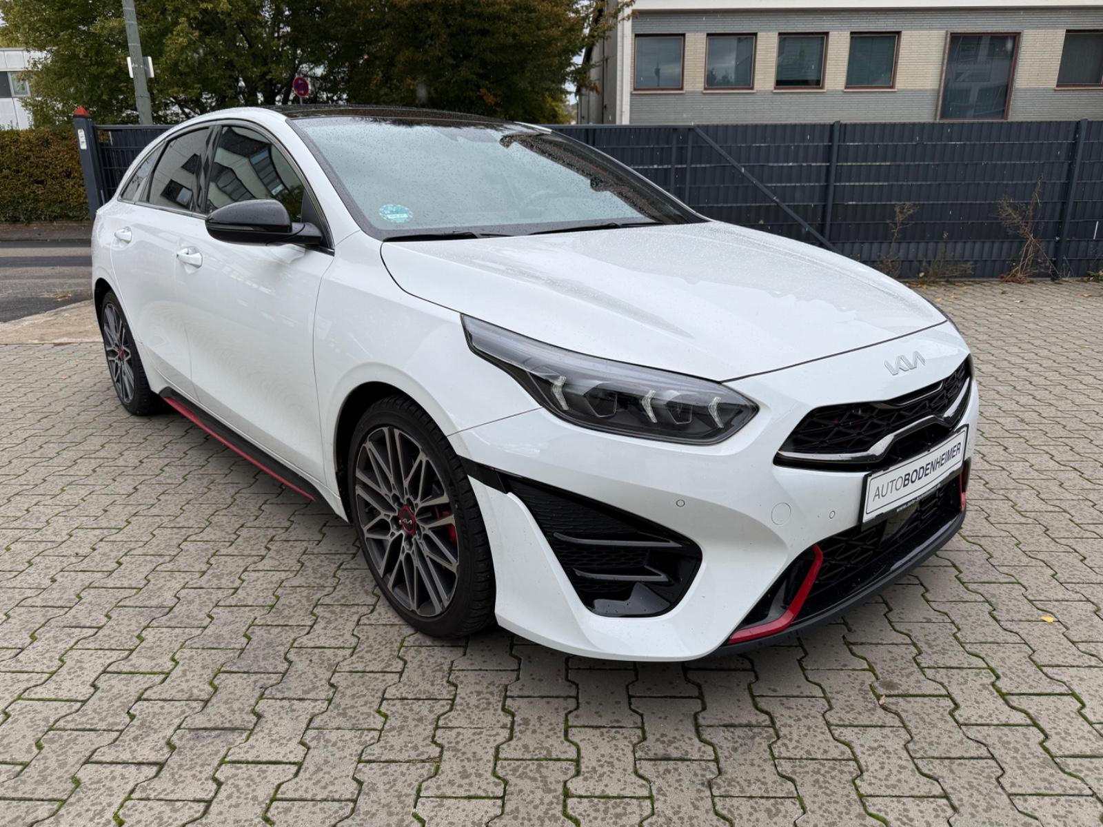 Kia pro cee'd / ProCeed