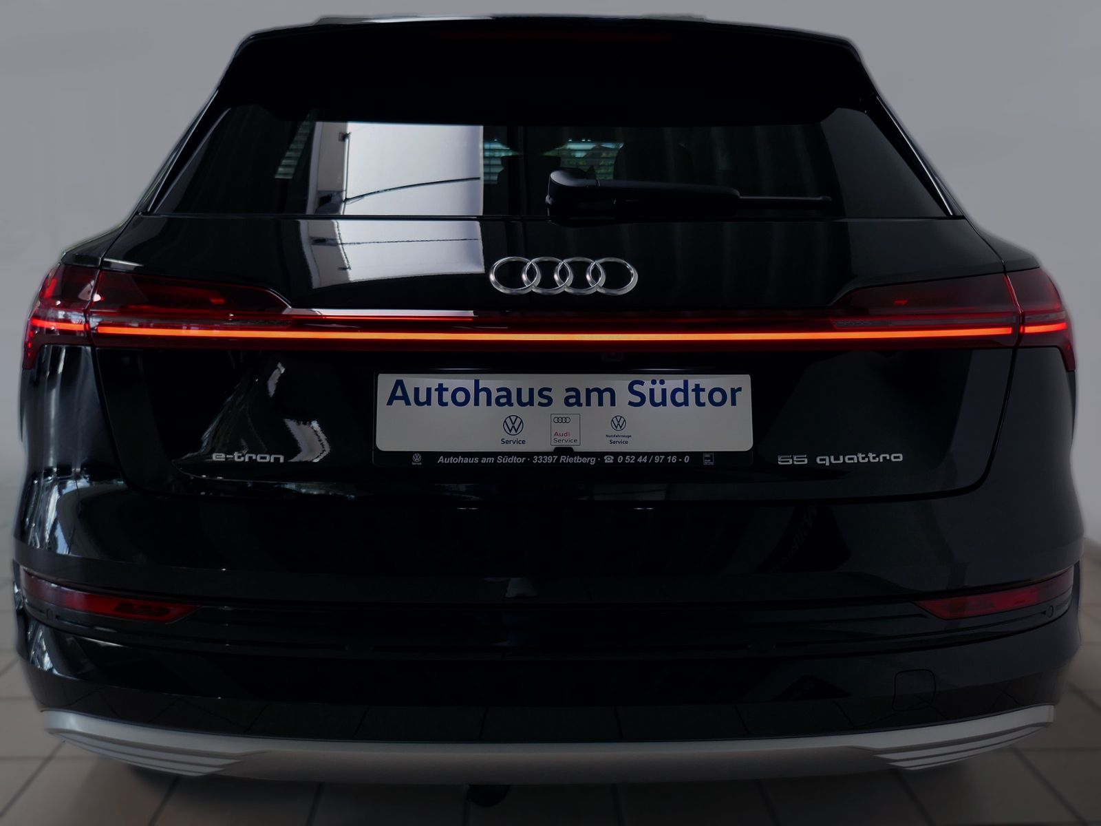 Fahrzeugabbildung Audi e-tron advanced 55 quattro 300kW | LED RFK CCS