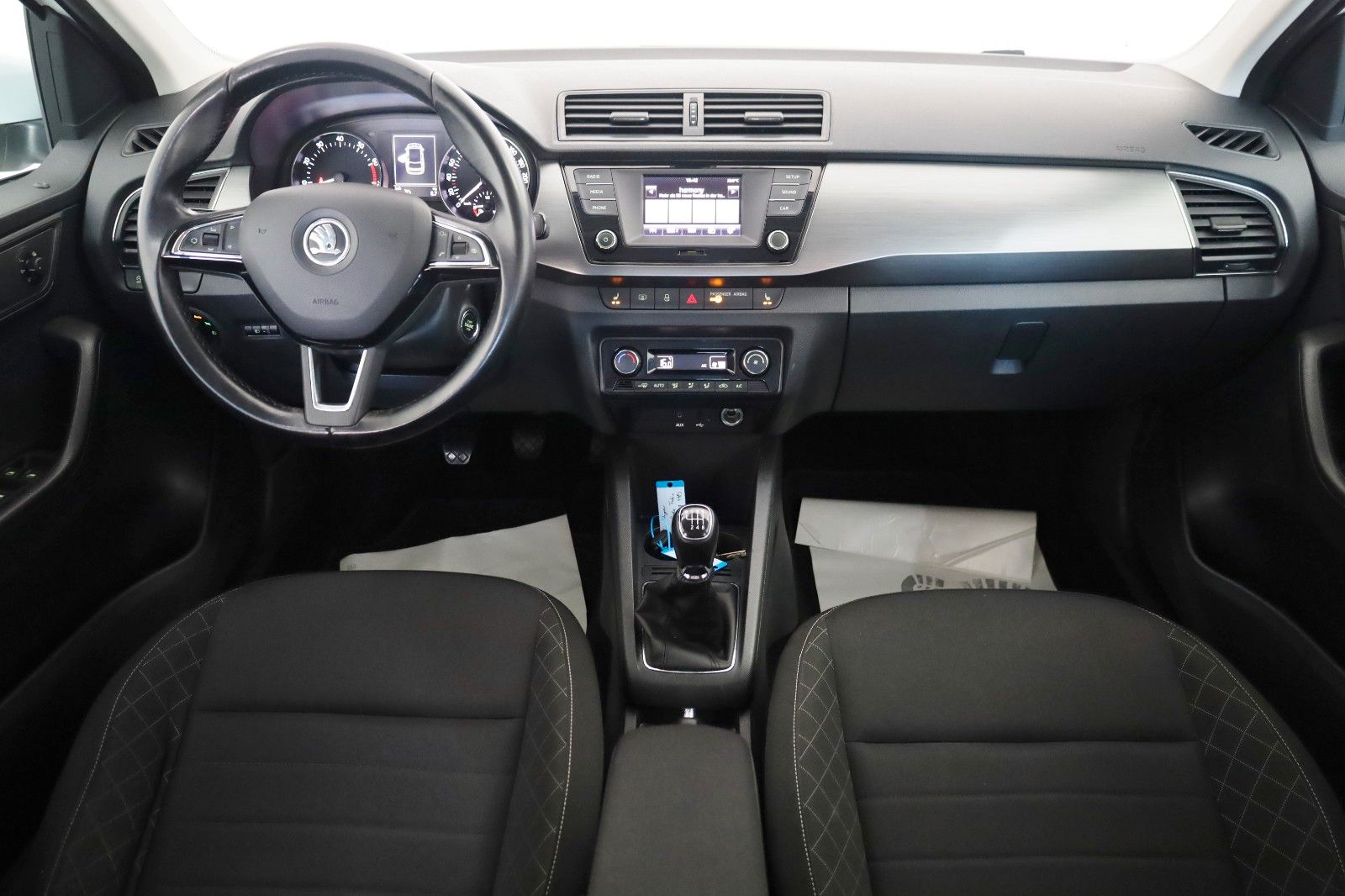 Fahrzeugabbildung SKODA Fabia Combi Style SH,PDC,8-fach bereift!