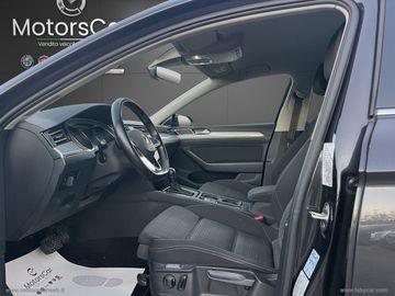 Volkswagen Passat - 9