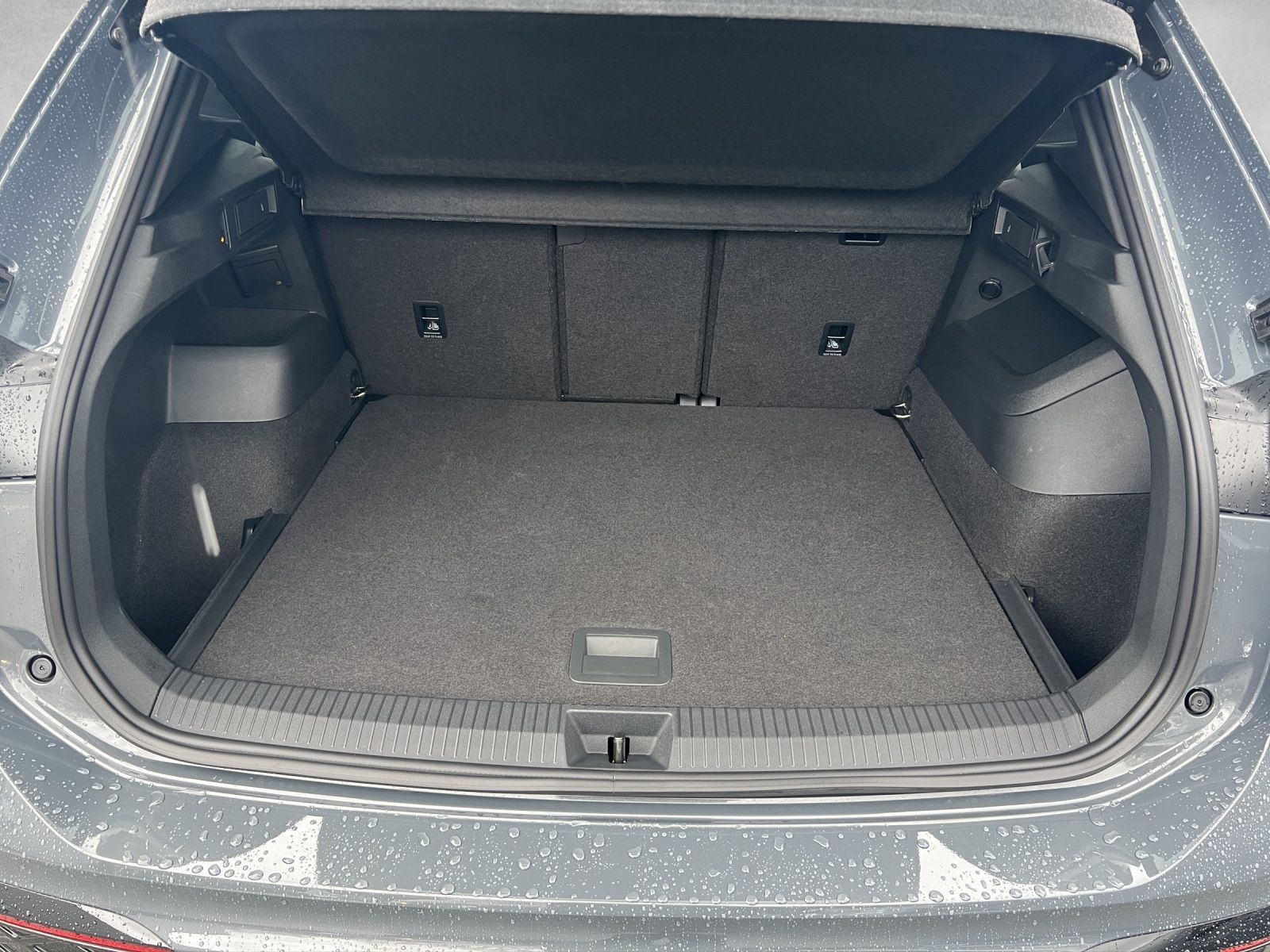 Tiguan R-Line 2.0 TDI DSG 4M AHK*Navi**Pano*Blac