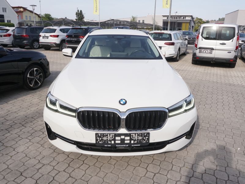 BMW 530 e xDrive Touring Aut. *TOPAUSSTATTUNG* imagem 2