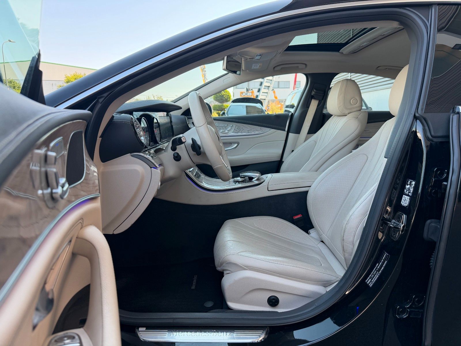 Fahrzeugabbildung Mercedes-Benz CLS 450 4M+Distr+ESD+AirM+Sitzklima+360