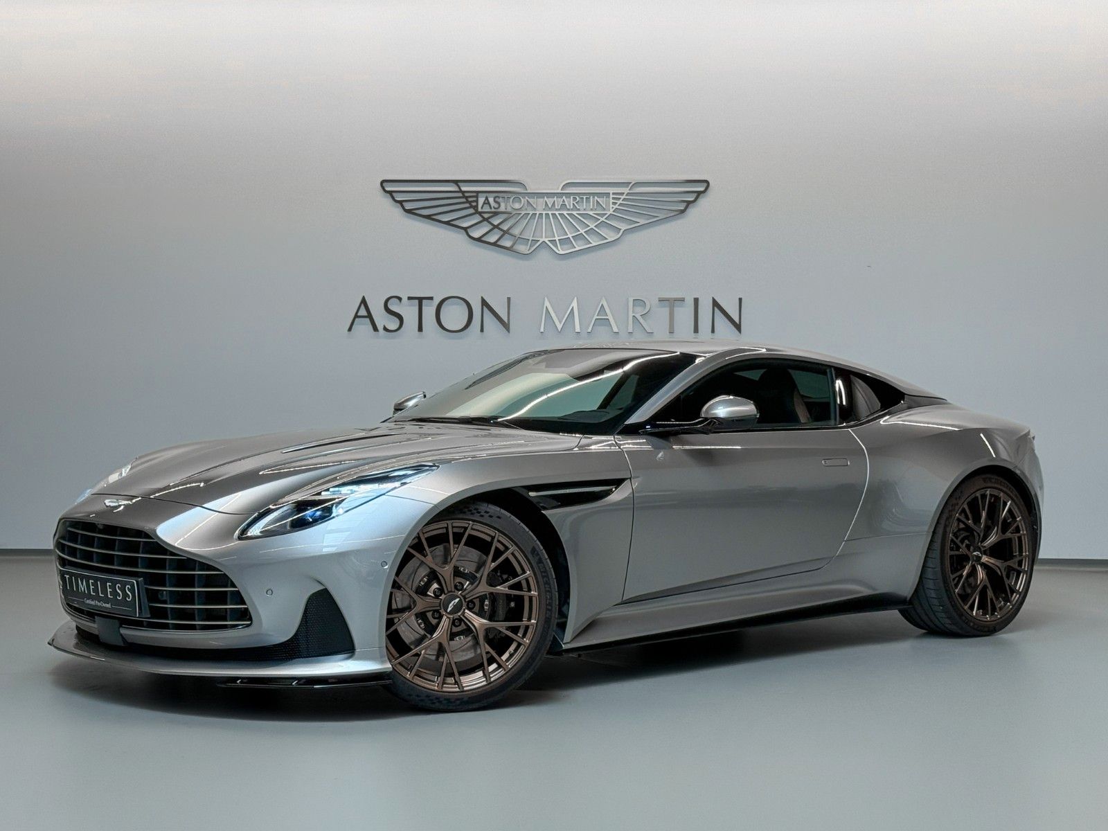 Aston Martin DB12 4.0 V8 imagem 3