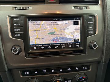 Volkswagen Golf - 8