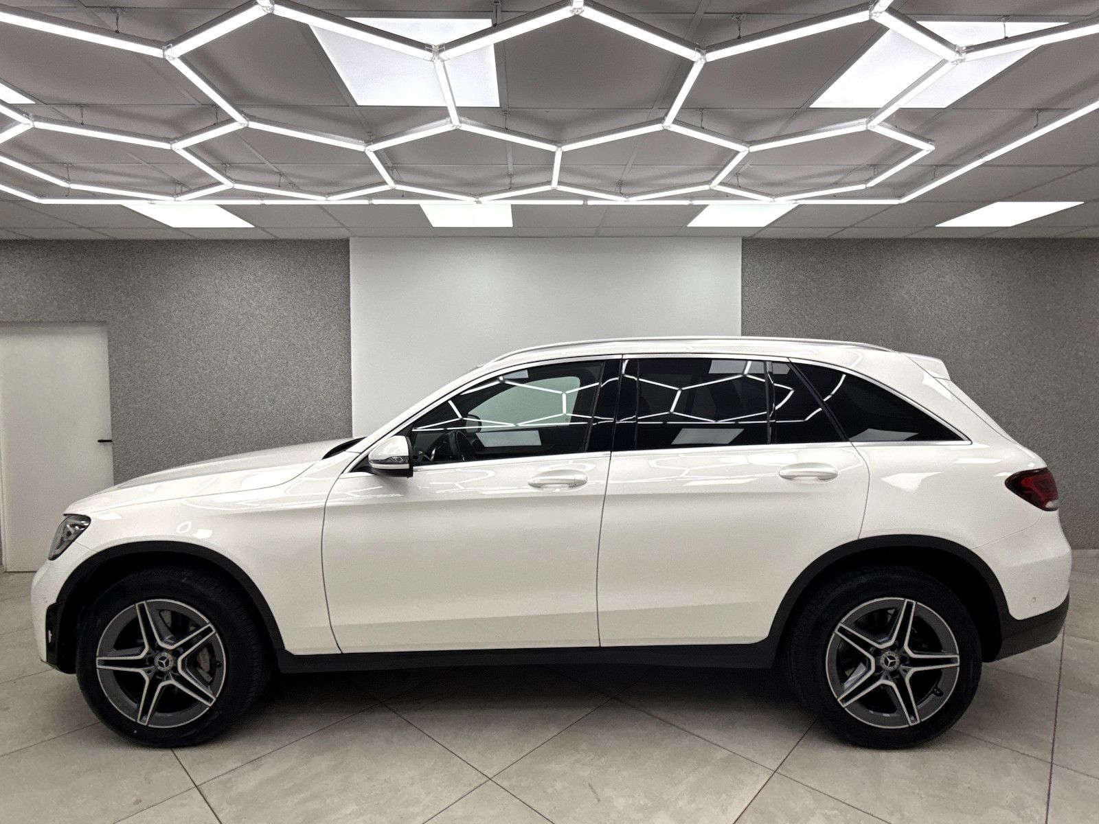 Mercedes-Benz GLC 300 de AMG Sport Navi Rcam AHK LED Apple Par imagem 3