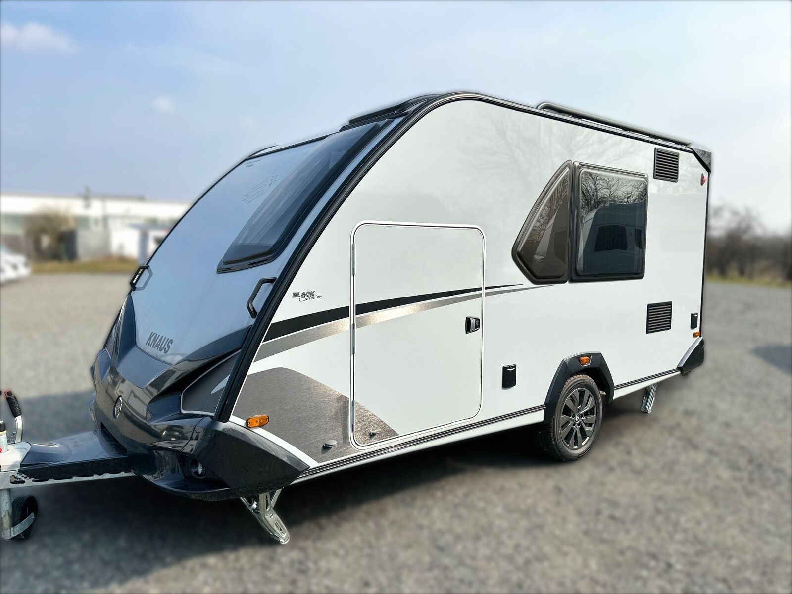 Fahrzeugabbildung Knaus Sport & Fun BLACK SELECTION 480 QL Klima Markise