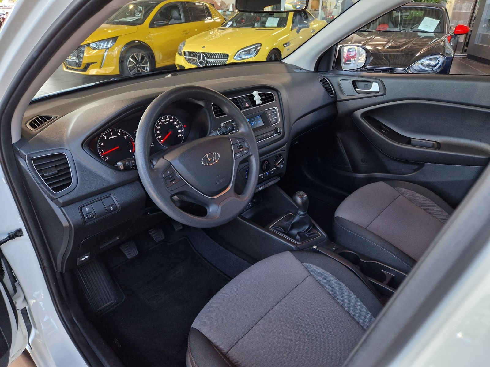 Fahrzeugabbildung Hyundai i20 Pure KLIMA