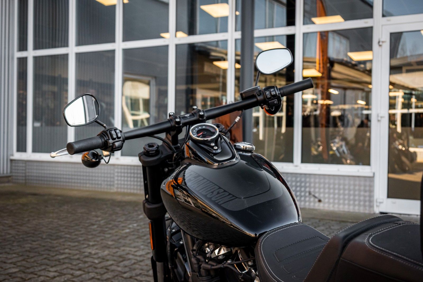 Fahrzeugabbildung Harley-Davidson FXFBS FAT BOB 114 CUI SOFTAIL